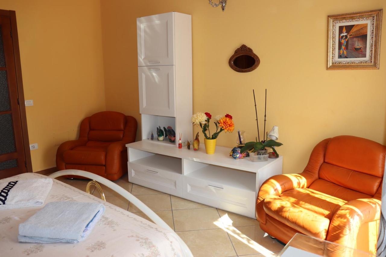 Casa Andreea Vicino Al Centro Di Olbia Iun R5904アパートメント エクステリア 写真