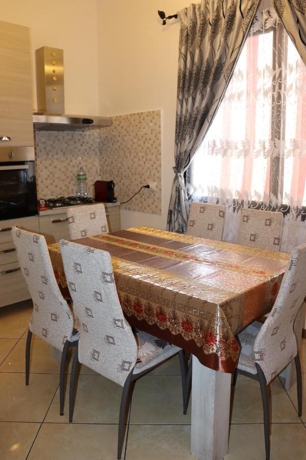 Casa Andreea Vicino Al Centro Di Olbia Iun R5904アパートメント エクステリア 写真